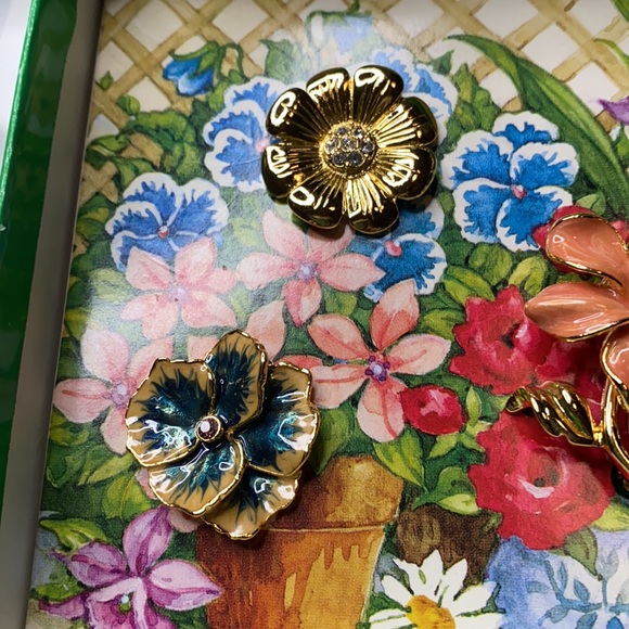 Joan Rivers Changeable Pin Set - Picture 5 of 5